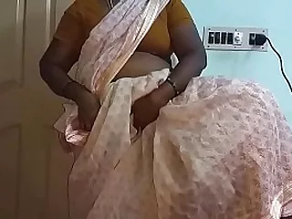 Indian Hot Mallu Aunty Mere Selfie Added to Frigs For Father-in-law